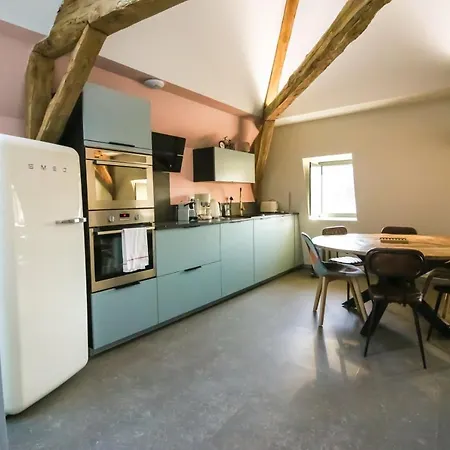 Le Remarquable , Avec Climatisation * سارلا لا كانيدا